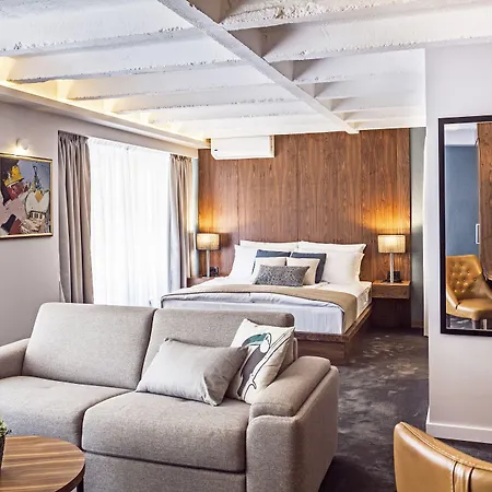 بيت ضيافة Nomad Luxury