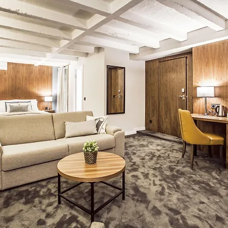 Nomad Luxury بيت ضيافة بلغراد