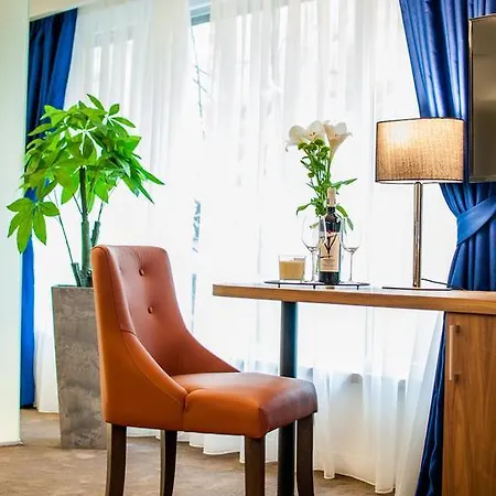 Nomad Luxury 4*
