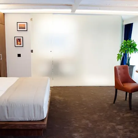 بيت ضيافة Nomad Luxury