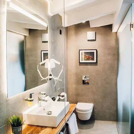Nomad Luxury Guest house