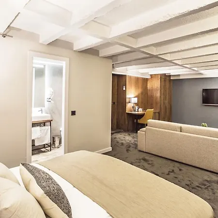 Nomad Luxury 4*