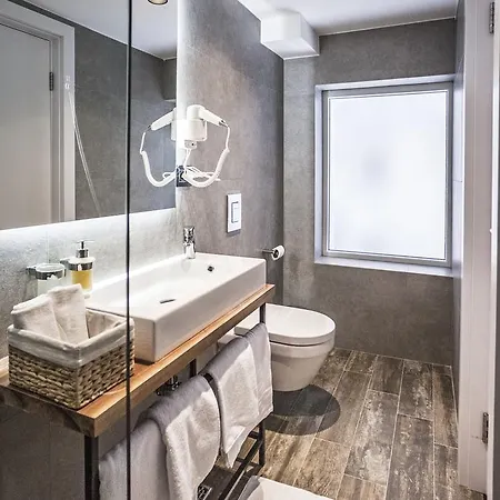 بيت ضيافة Nomad Luxury 4*