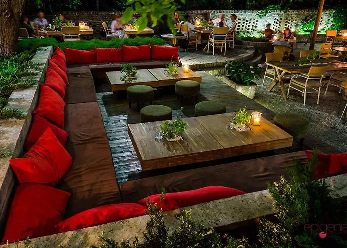 Nomad Luxury Pensión 4*